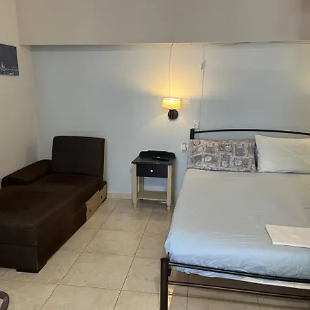 Grey * ניאה מיכאניונה